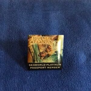 From San Diego, Sea World Platinum Club Member pin
